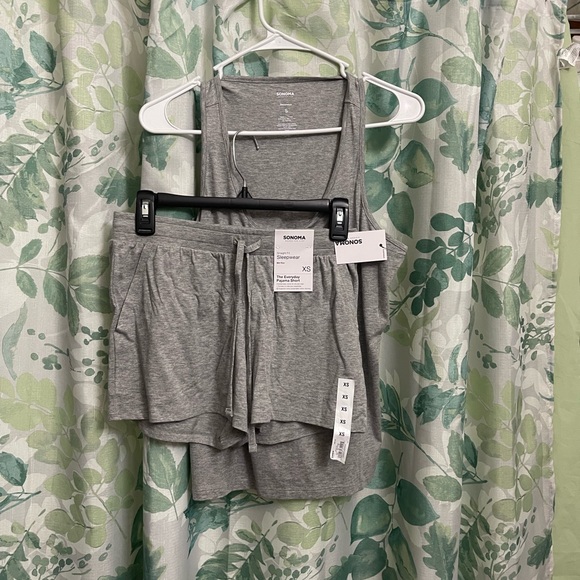 Ladies sleep set small top and xs bottom - Picture 4 of 4